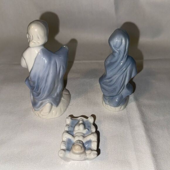 Vintage 1987 Lefton Nativity Holy Fam Mary Joseph Baby Jesus Blue & White - Picture 5 of 5